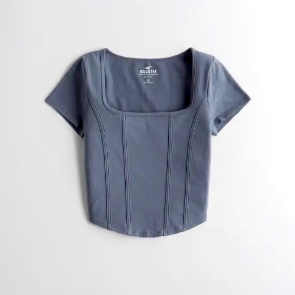 Hollister Seamed Curved Hem T-Shirt, Size XS